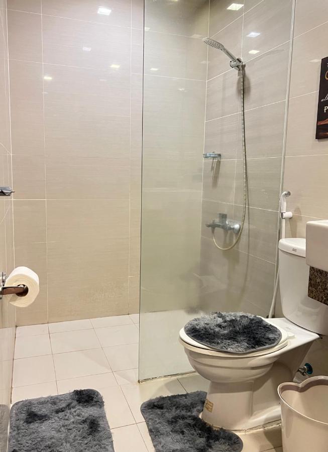 La Palazzo - Across Uptown Mall & Grand Hyatt Bgc Taguig Kültér fotó