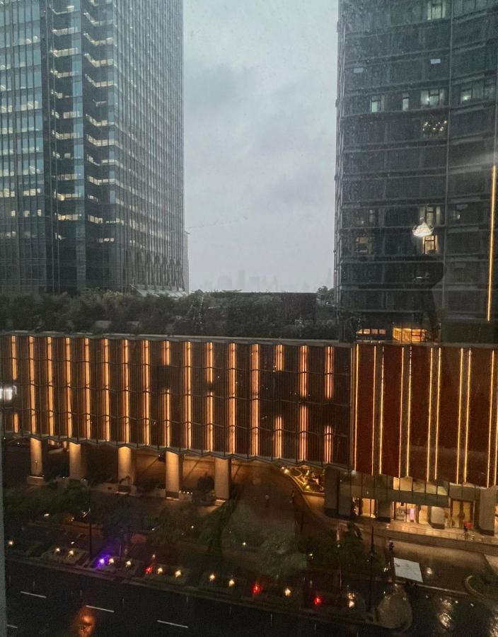 La Palazzo - Across Uptown Mall & Grand Hyatt Bgc Taguig Kültér fotó
