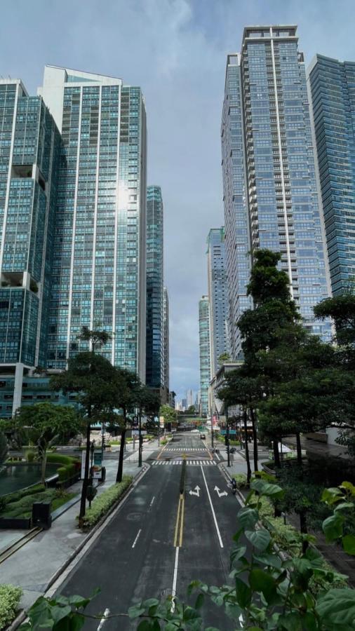 La Palazzo - Across Uptown Mall & Grand Hyatt Bgc Taguig Kültér fotó